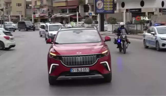 Türkiye'nin yerli otomobili Togg, Niğde'de vatandaşların beğenisine sunuldu