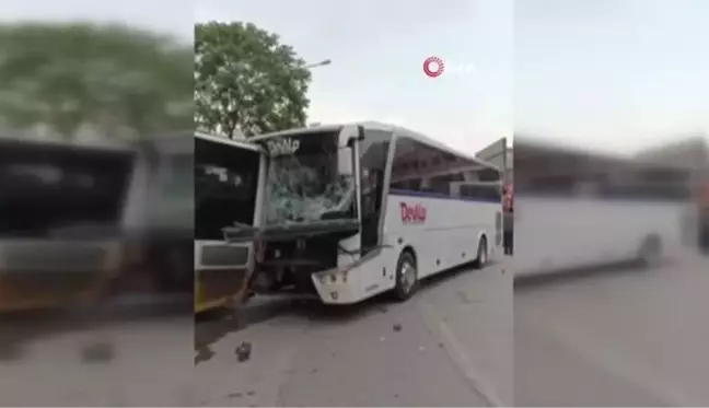 Bursa'da servis otobüsü ile halk otobüsü çapıştı: 2 yaralı