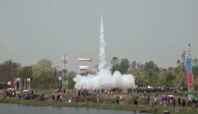 Tayland'da Yağmur Mevsiminin Habercisi Roket Festivali Kutlandı