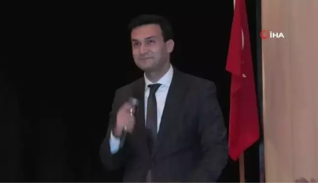 Nazilli'de Sağlık Çalışanlarından Zeybek Gösterisi