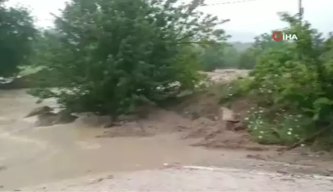 Sakarya Nehri Taştı, Söğüt-İnhisar Karayolu Trafiğe Kapandı