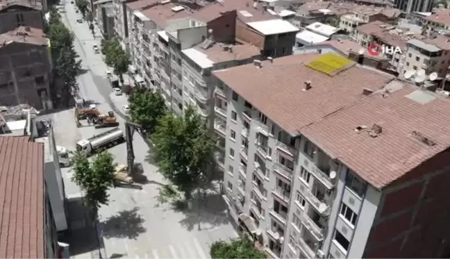 Malatya'da Ağır Hasarlı Binaların Yıkımı Hızlandı