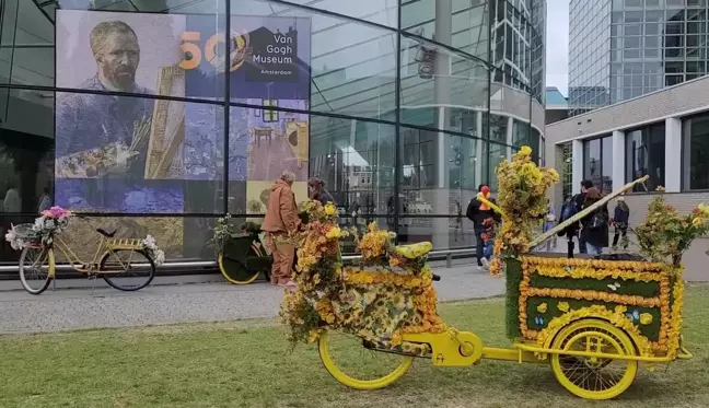 Van Gogh Müzesi 50. Yılını Ayçiçeği Sanat Festivali ile Kutladı