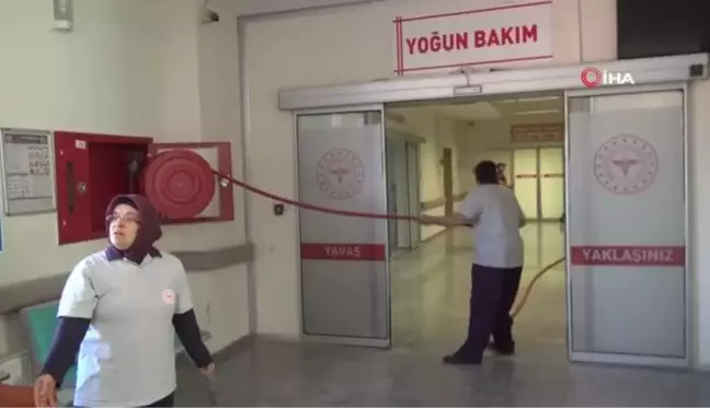 Hastanede gerçekleştirilen yangın tatbikatı gerçeğini aratmadı