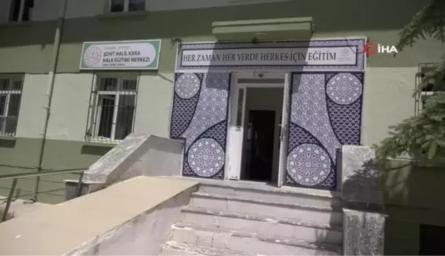 Seyitgazili Kadınlar 'Zili' Dokumasını Gelecek Kuşaklara Aktarmak İçin Tezgah Başına Geçti