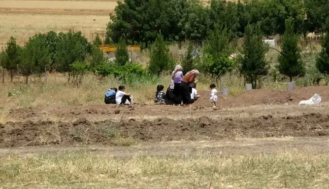 Diyarbakır'daki arazi kavgasında hayatını kaybedenler defnedildi