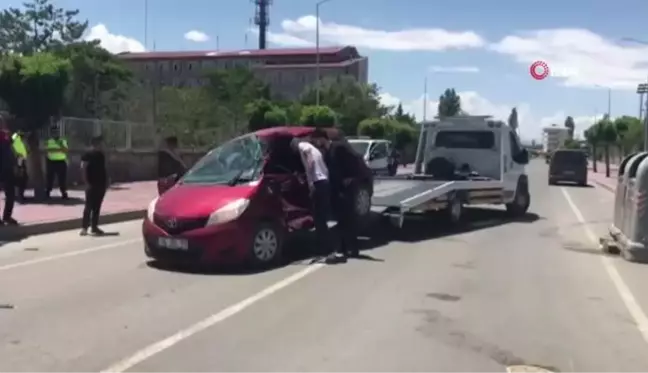 Iğdır'da öğretmenlerin olduğu araç kaza yaptı: 3 yaralı