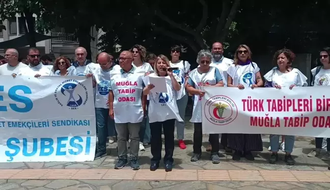 Muğla'da Sağlıkçılar, Doktor Melek Bağce'nin Öldürülmesini Protesto Etti