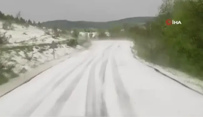 Yaz ayında dolu yağışı kıştan kalma görüntü ortaya çıkardı