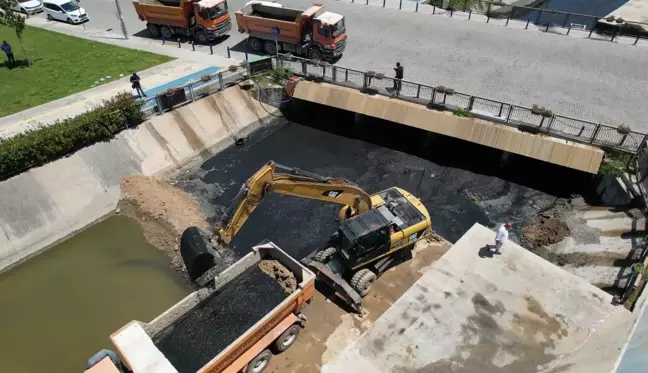 İZSU, Peynircioğlu Deresi'nde 2,5 kilometrelik temizlik çalışması yaptı