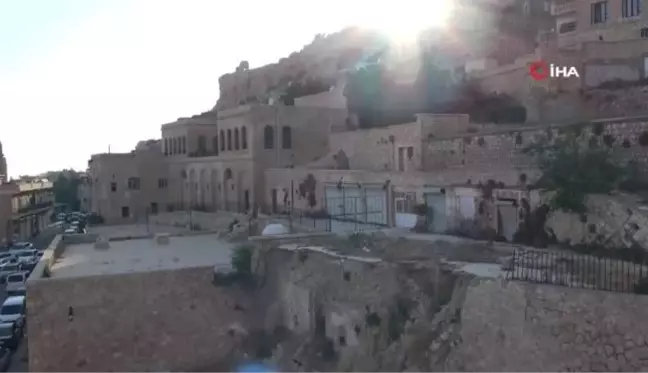 Mardin'de sahabe mezarının da olduğu tarihi yapılar gün yüzüne çıkmayı bekliyor