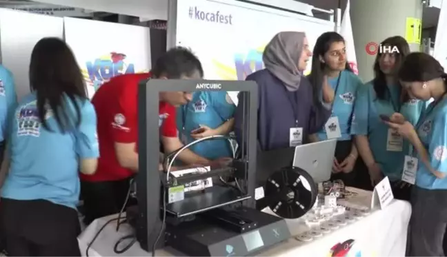 Kocasinan Mesleki ve Teknik Anadolu Lisesi öğrencileri 3D yazıcı ile kendi robot parçalarını üretiyor