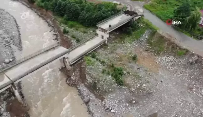 Rize'de köprü çöktü: Dereden alınan kum ve çakıl neden oldu