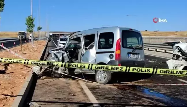 Şanlıurfa'da hafif ticari araç ile otomobil çarpıştı: 5 yaralı