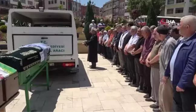 Düğüne giderken feci kazada can veren çift son yolculuğuna uğurlandı