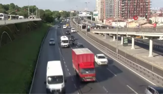 İstanbul'da haftanın ilk günü yollar boş kaldı