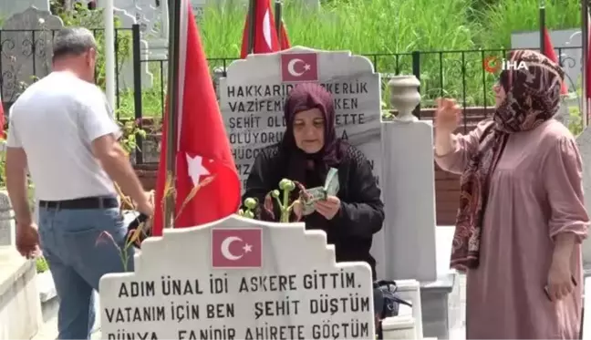 Arefe Günü Şehitlikte Hüzün