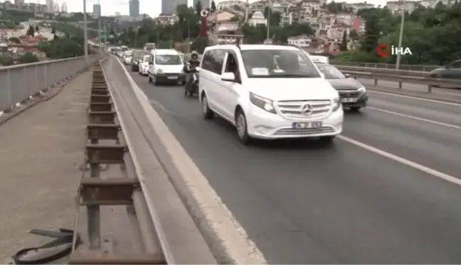 15 Temmuz Şehitler Köprüsü'nde feci kaza: Motosikletli hayatını kaybetti