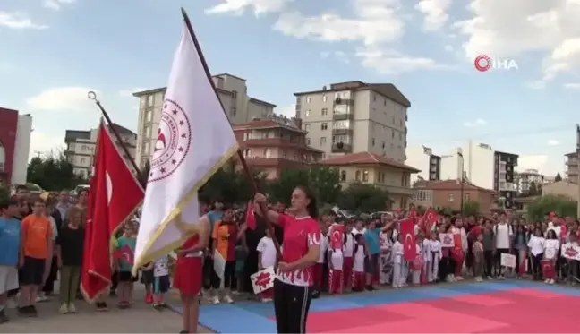 Niğde'de Yaz Spor Okulları Açıldı