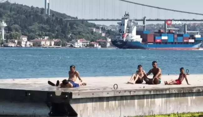 Sıcaktan bunalanlar köprü manzaralı Boğaz'da serinledi