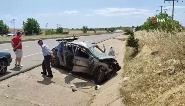 Keşan'da iki otomobilin çarpışması sonucu 6 kişi yaralandı