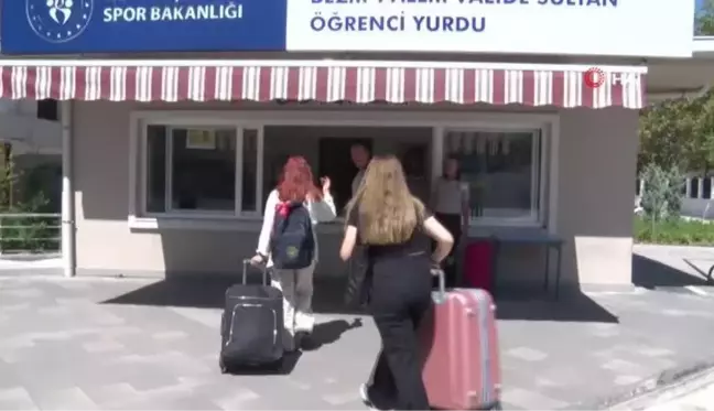 Antalya'da Gençlere Ücretsiz Tatil Başladı