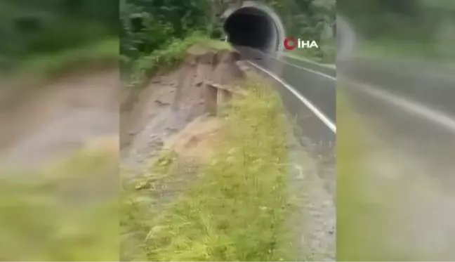 Ordu'da heyelan sonucu yol çöktü, ulaşım kapandı