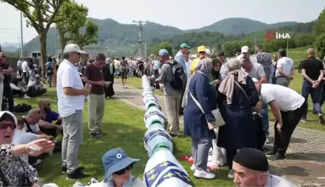 Srebrenitsa'da 30 soykırım kurbanı daha toprağa verildi