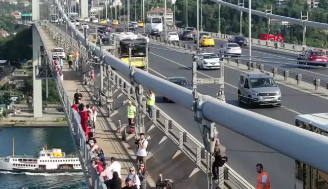 15 Temmuz Şehitler Köprüsü'ne Türk Bayrağı Asıldı