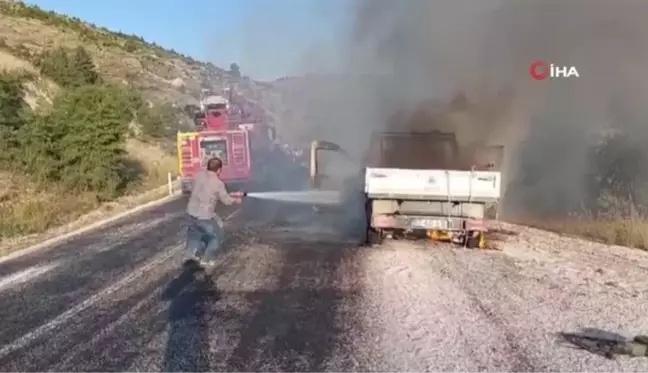 Ses sisteminin alev almasıyla çıkan yangında araç kullanılamaz hale geldi