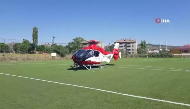 Hayat kurtaran ambulans helikopter Alucra'dan havalandı