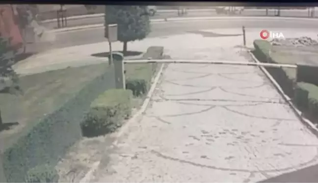 Pendik'te lastiği patlayan itfaiye aracı devrildi: 5 yaralı