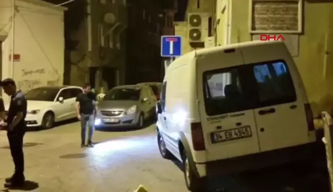 Beyoğlu'nda çıkan kavgada 1 kişi silahla, 2 kişi darp edilerek yaralandı