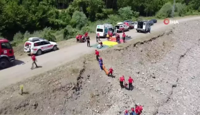 UMKE gönüllülerinden gerçeğini aratmayan tatbikat