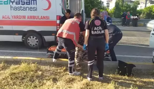 Antalya'da kontrolsüz kavşakta kaza: 3 yaralı