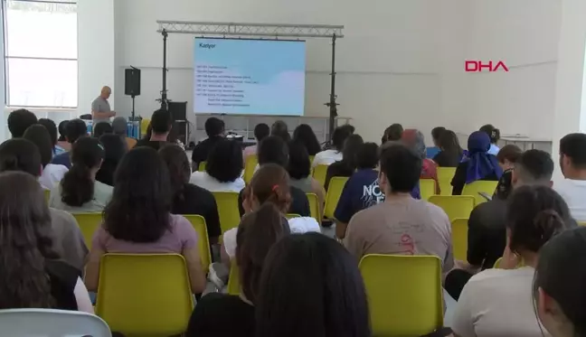 Prof. Dr. Bülent Yılmaz, Hatay'da Üniversite Tercihi Yapacak Öğrencilere Seminer Verdi