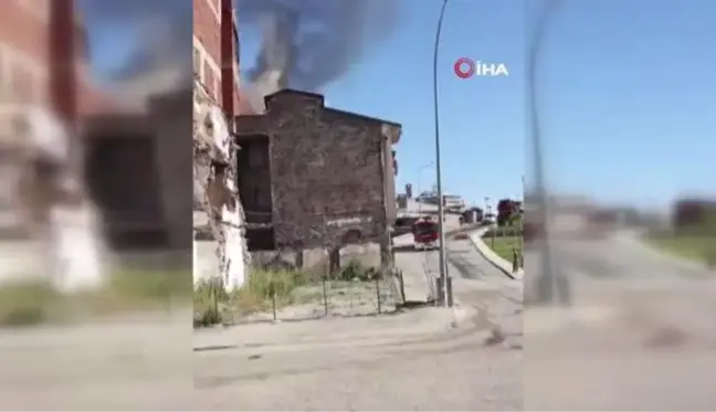 Erzurum'da çatı yangını korkuttu