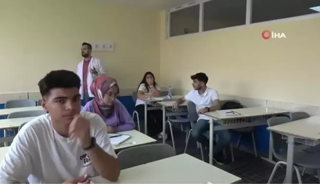 Psikoloji ve Rehberlik Öğretmeninden Uyarı: YKS Başvuru Sürecinde Aile Baskısına Dikkat