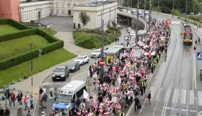 Polonya'daki Belarus vatandaşlarından cumhurbaşkanlığı seçimlerinin yıl dönümünde protesto