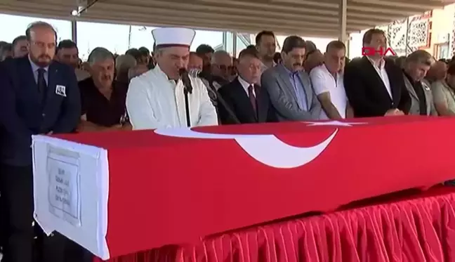 Şehit uzman çavuşun cenazesi, memleketi Sivas'ta toprağa verildi (2)