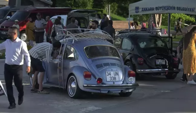 Ankara'da depremzede vatandaşlar için açık hava sinema etkinliği düzenlendi