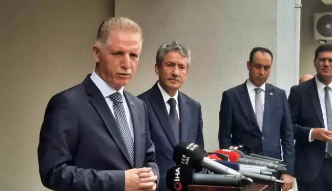 İstanbul Valisi Davut Gül, Hasköy Ortaokulu'nda incelemelerde bulundu