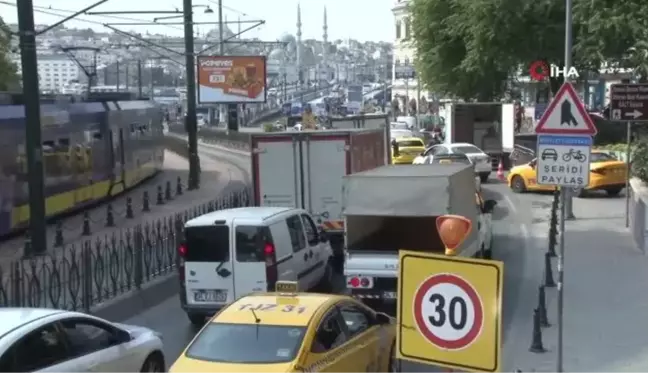 Galata Köprüsü'ndeki Bakım Çalışmaları Nedeniyle Trafik Yoğunluğu Arttı