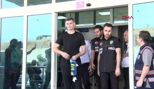 Fenerbahçe, Livakovic'i İstanbul'a getirdi