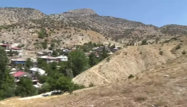 Depremzedeler, imar izni alamadıkları için ev yapamıyor