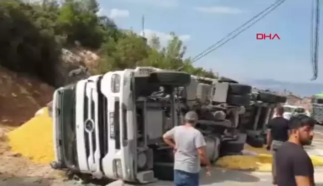 Isparta'da TIR Devrildi, Ulaşım Aksadı