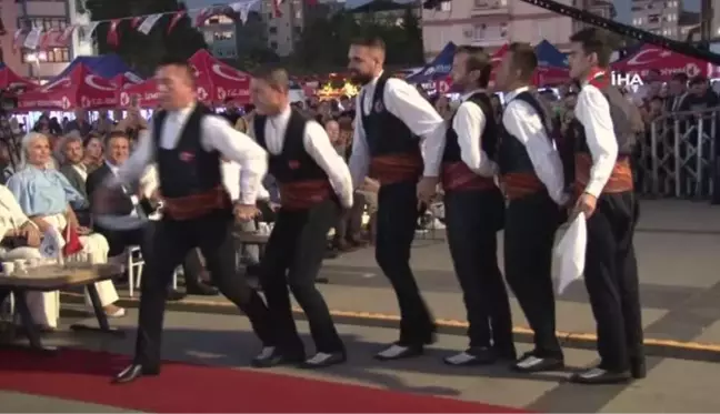 Pişmaniye Festivali Ünlü Geçidine Sahne Oldu