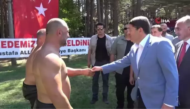 Adalet Bakanı Yılmaz Tunç, Gerede'de yağlı güreşleri izledi