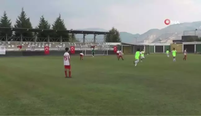 Geleceğin yıldız futbolcu adayları Pamukkale Cup'ta boy gösteriyor