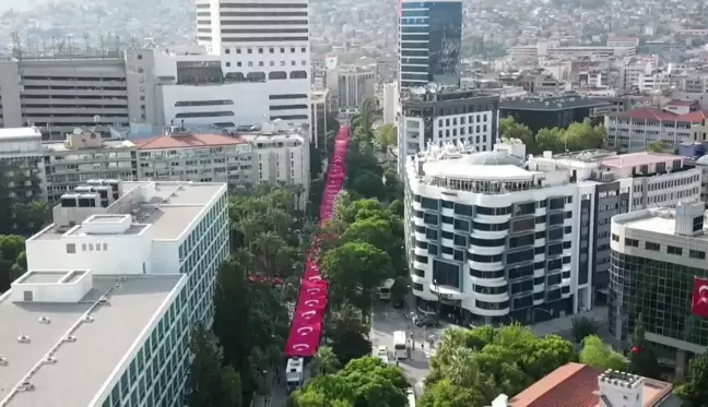 İzmir'in Kurtuluş Günü Coşkuyla Kutlandı